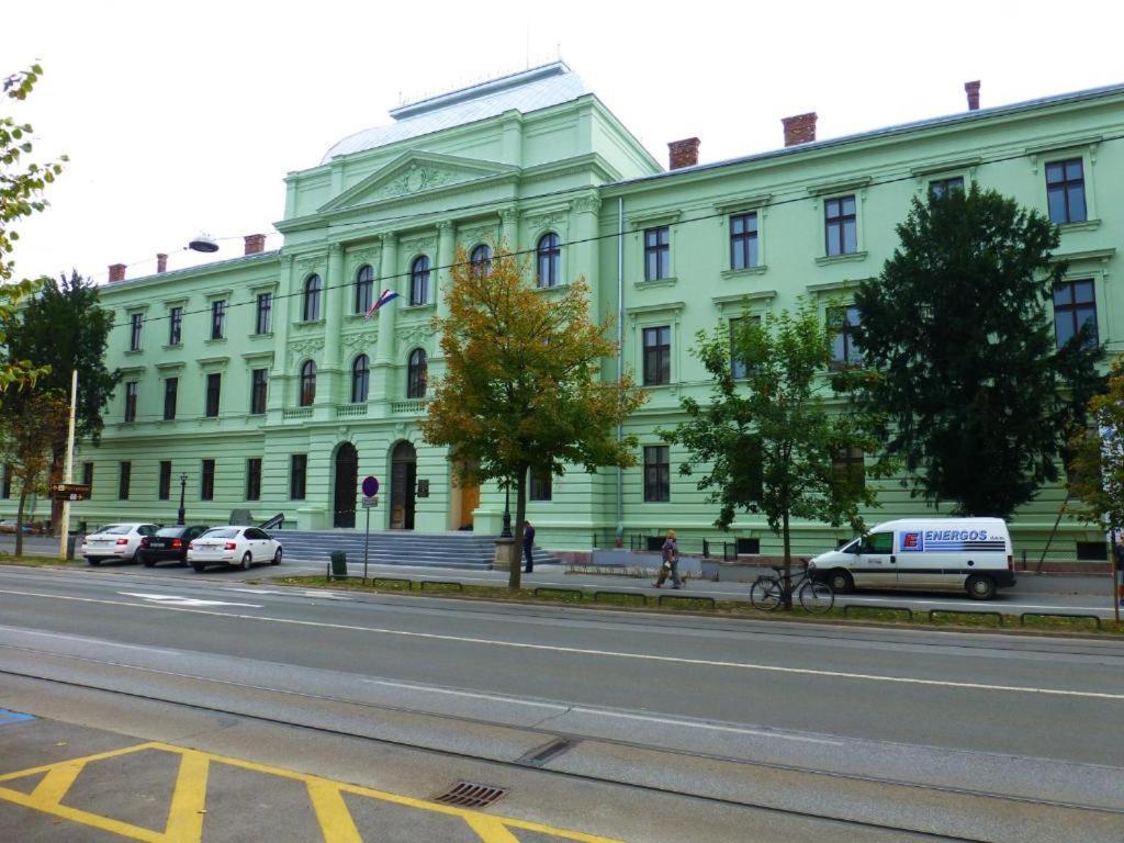 Konzul -Top Apartment, Strict Center, Parking Osijek Exterior foto